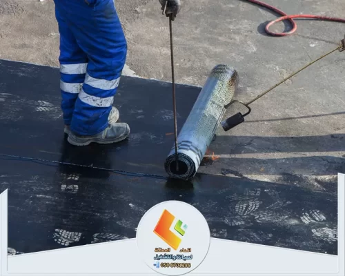 فرد رولات العزل البيتوميني على السطح بتركيب محكم يحافظ على قوة الحماية لفترة أطول